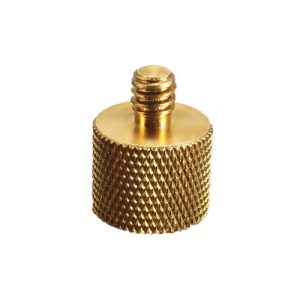 Convertidor de bronce, de 1/4" macho a 3/8" hembra